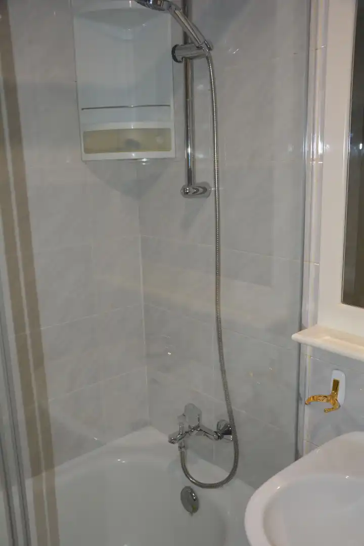 Bathroom of Flat for rent in Culleredo  with Heating and Furnished