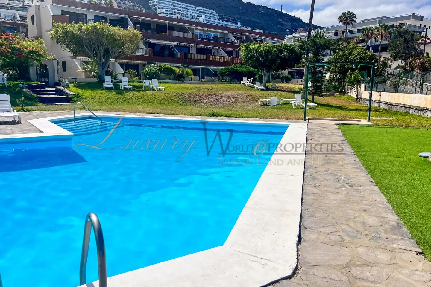 Piscina de Planta baixa en venda en Santiago del Teide amb Terrassa, Moblat i Piscina comunitària