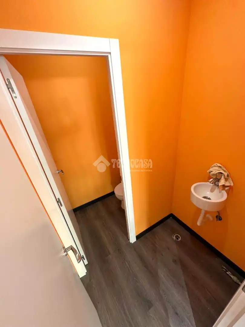 Badezimmer von Geschaftsraum zur Miete in Fuenlabrada mit Klimaanlage