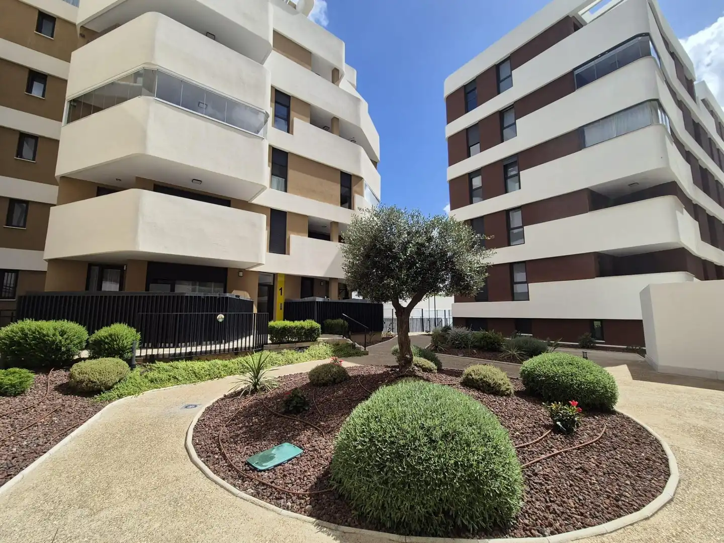 Außenansicht von Wohnung zum Verkauf in Tomares mit Terrasse