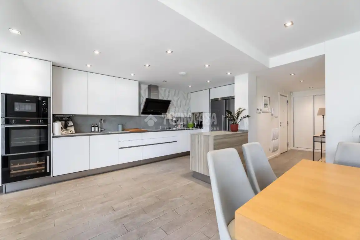Cocina de Piso en venta en Torrelodones con Aire acondicionado, Jardín privado y Piscina comunitaria