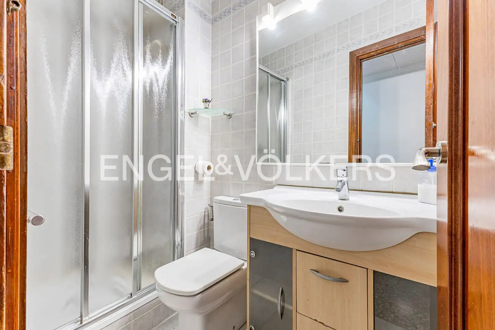 Badezimmer von Wohnung zum Verkauf in Barcelona mit Klimaanlage, Heizung und Terrasse