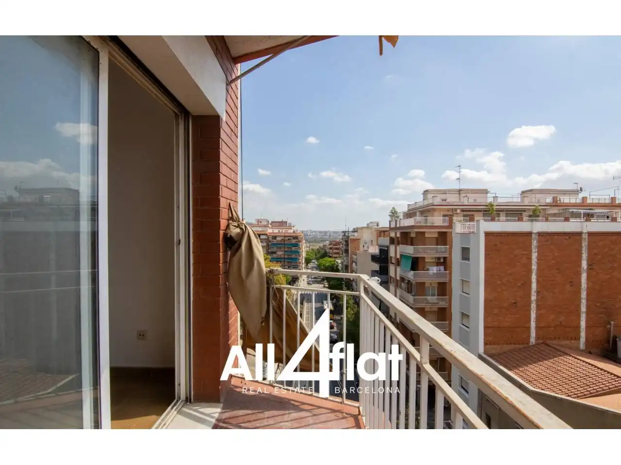 Flat with terrace for sale in Calle Tres de Abril, imagen 3