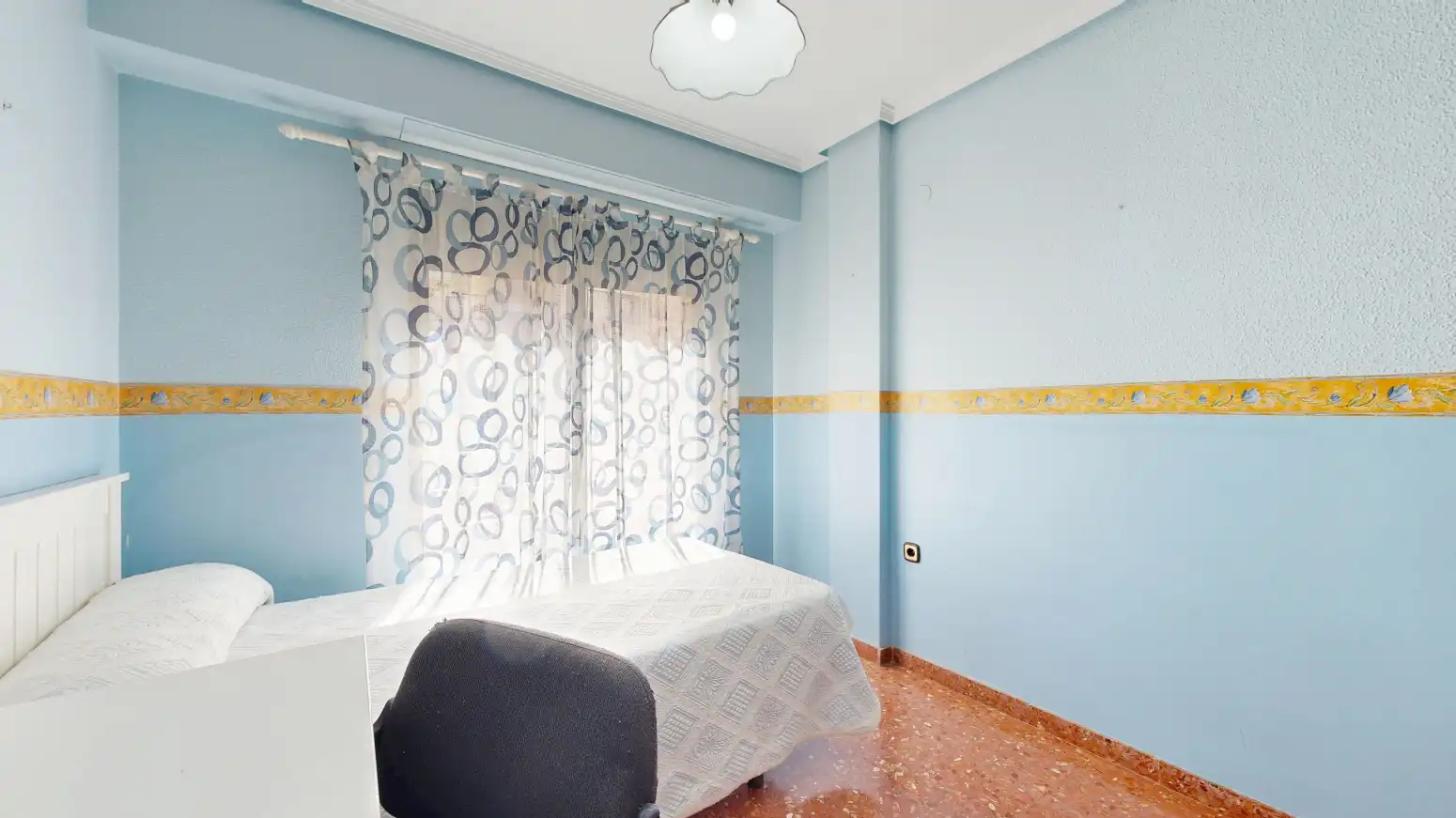 Habitación de Piso en venta en Torrent con Balcón