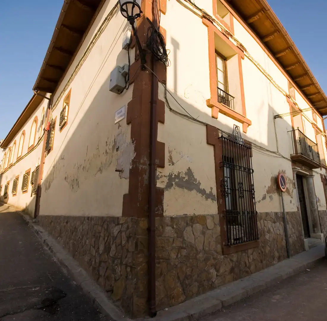 Vista exterior de Casa adosada en venta en Driebes con Calefacción, Jardín privado y Terraza