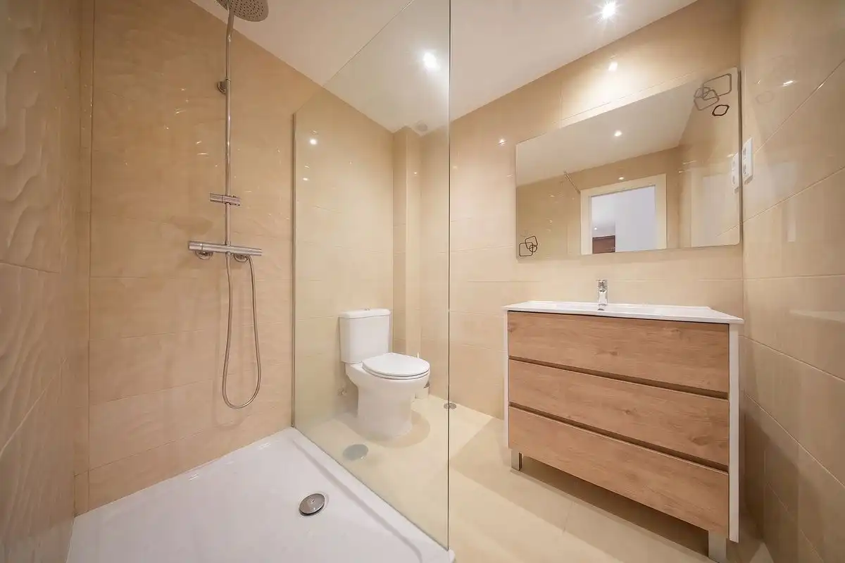 Bathroom of Ground floor for sale in Alovera  with Air Conditioner, Heating and Private garden