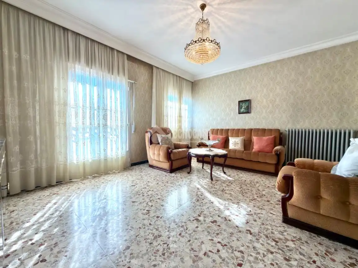 Sala d'estar de Casa adosada en venda en Alcalá de Henares amb Calefacció