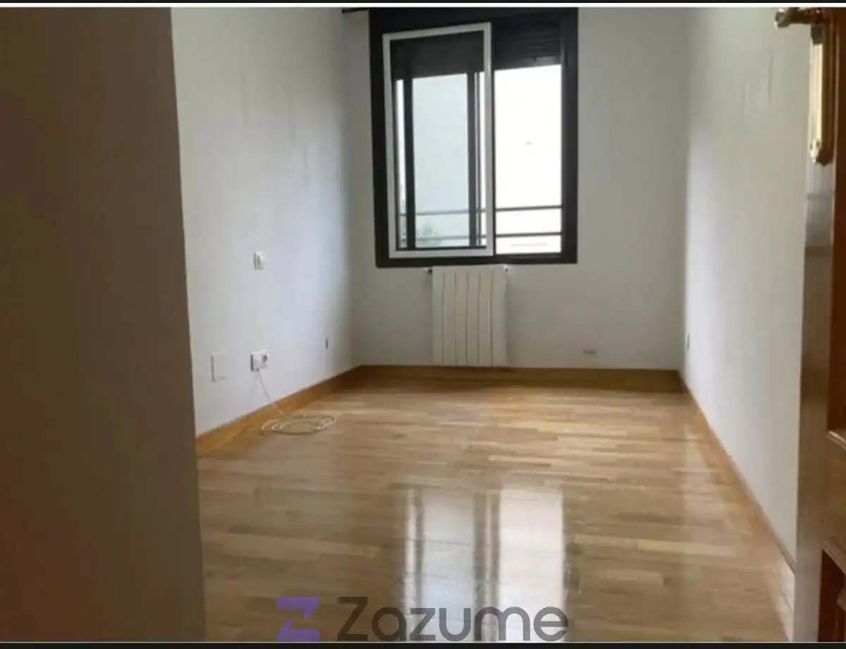 Habitación de Apartamento de alquiler en Madrid con Aire acondicionado, Calefacción y Jardín privado