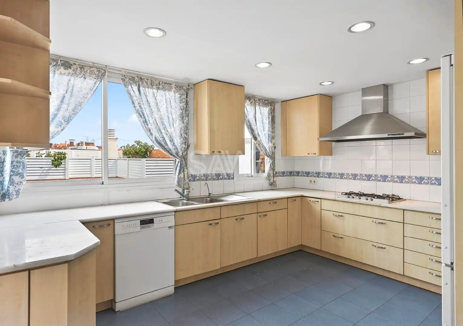 Kitchen of Attic for sale in Barcelona  with Terrace, Storage room and Swimming Pool