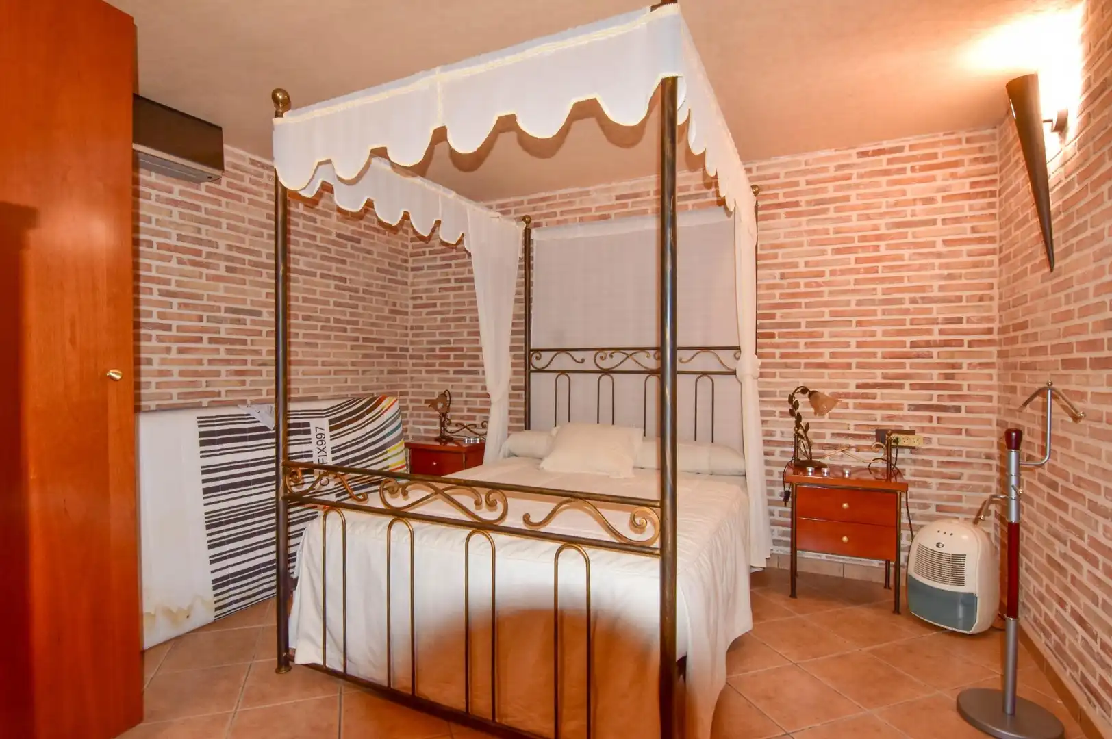 Dormitori de Casa o xalet en venda en Picassent amb Aire condicionat, Calefacció i Jardí privat