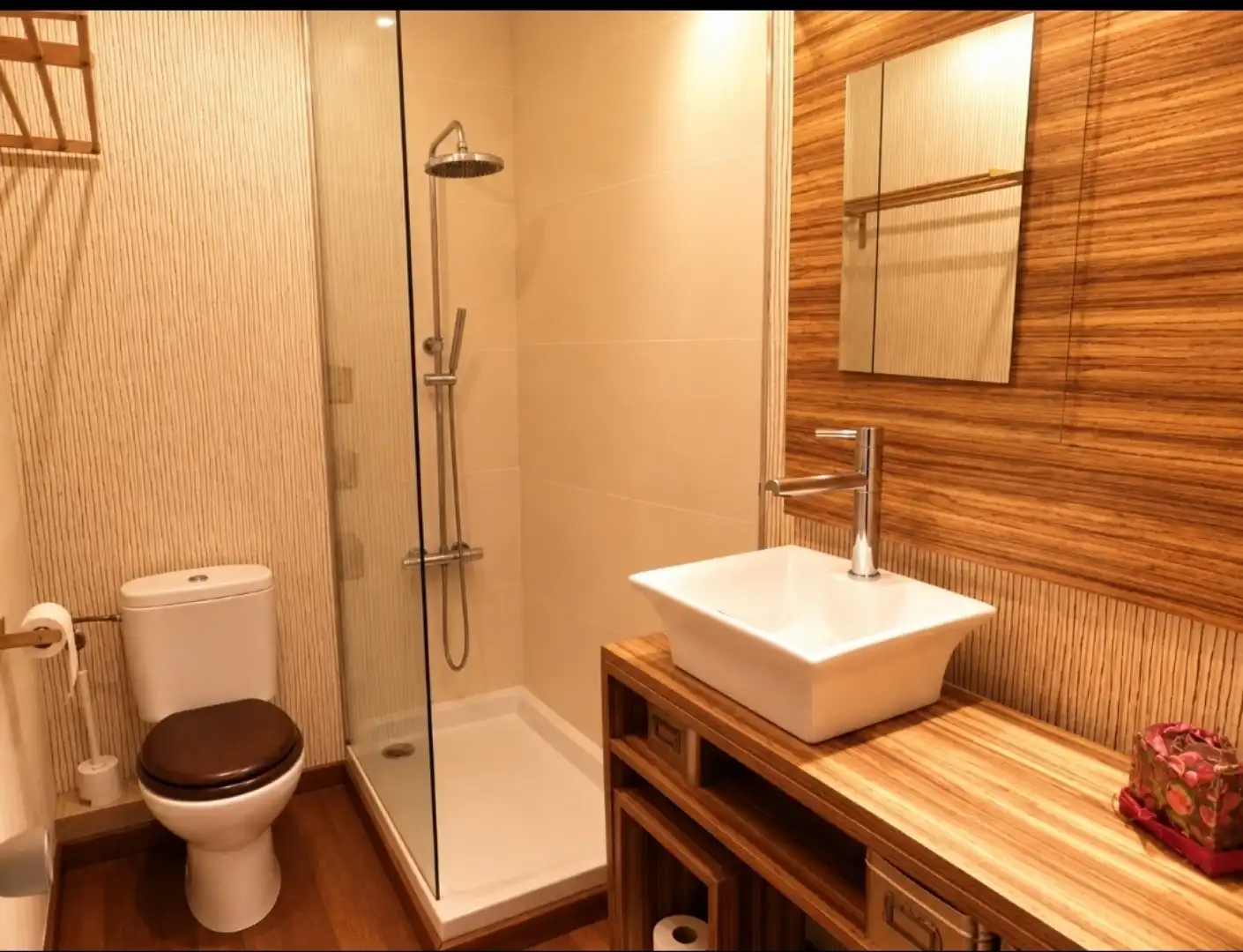 Baño de Apartamento de alquiler en Arteixo con Parquet y Amueblado