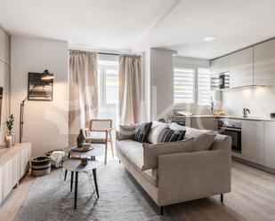 Sala d'estar de Apartament de lloguer en  Madrid Capital amb Aire condicionat