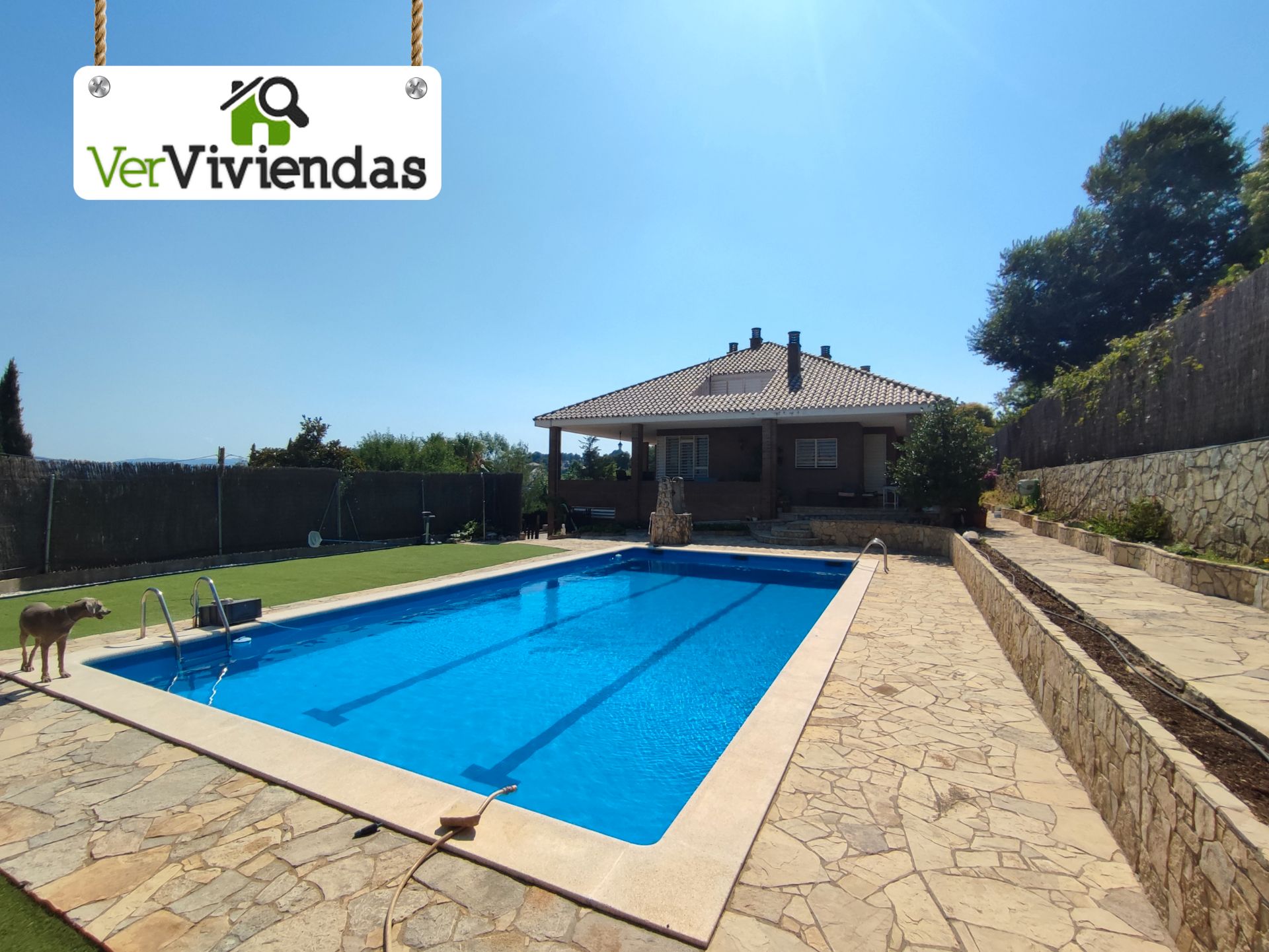 Piscina de Casa o xalet en venda en Pallejà amb Calefacció, Jardí privat i Terrassa
