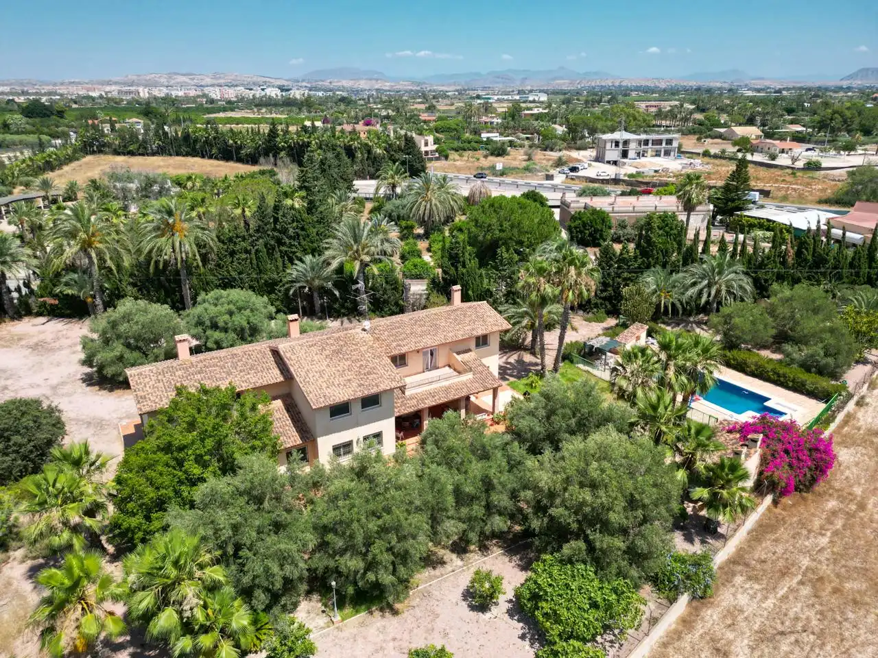 Vista exterior de Casa o xalet en venda en Elche / Elx amb Calefacció, Terrassa i Traster