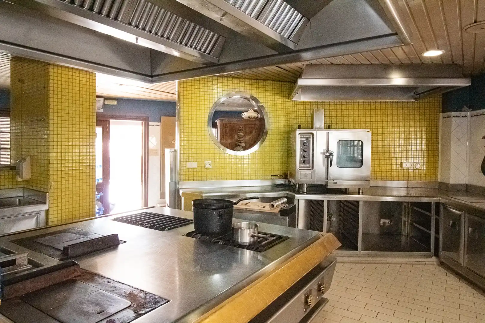 Cuina de Local en venda en Orihuela amb Aire condicionat