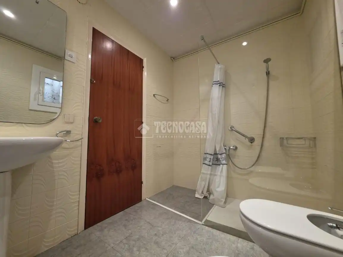 Bathroom of Flat for sale in Sant Vicenç Dels Horts  with Heating and Terrace