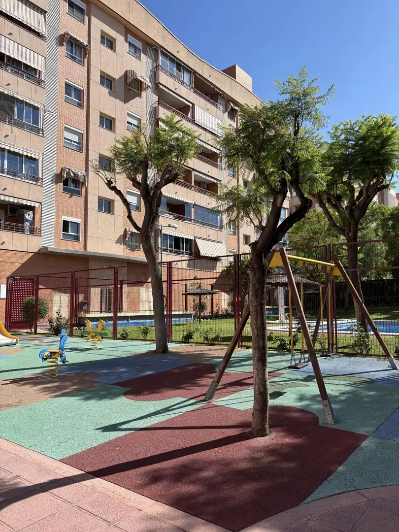 Vista exterior de Pis en venda en Alicante / Alacant amb Piscina comunitària