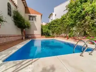 Piscina de Casa o chalet para compartir en Málaga con Aire acondicionado, Jardín privado y Piscina