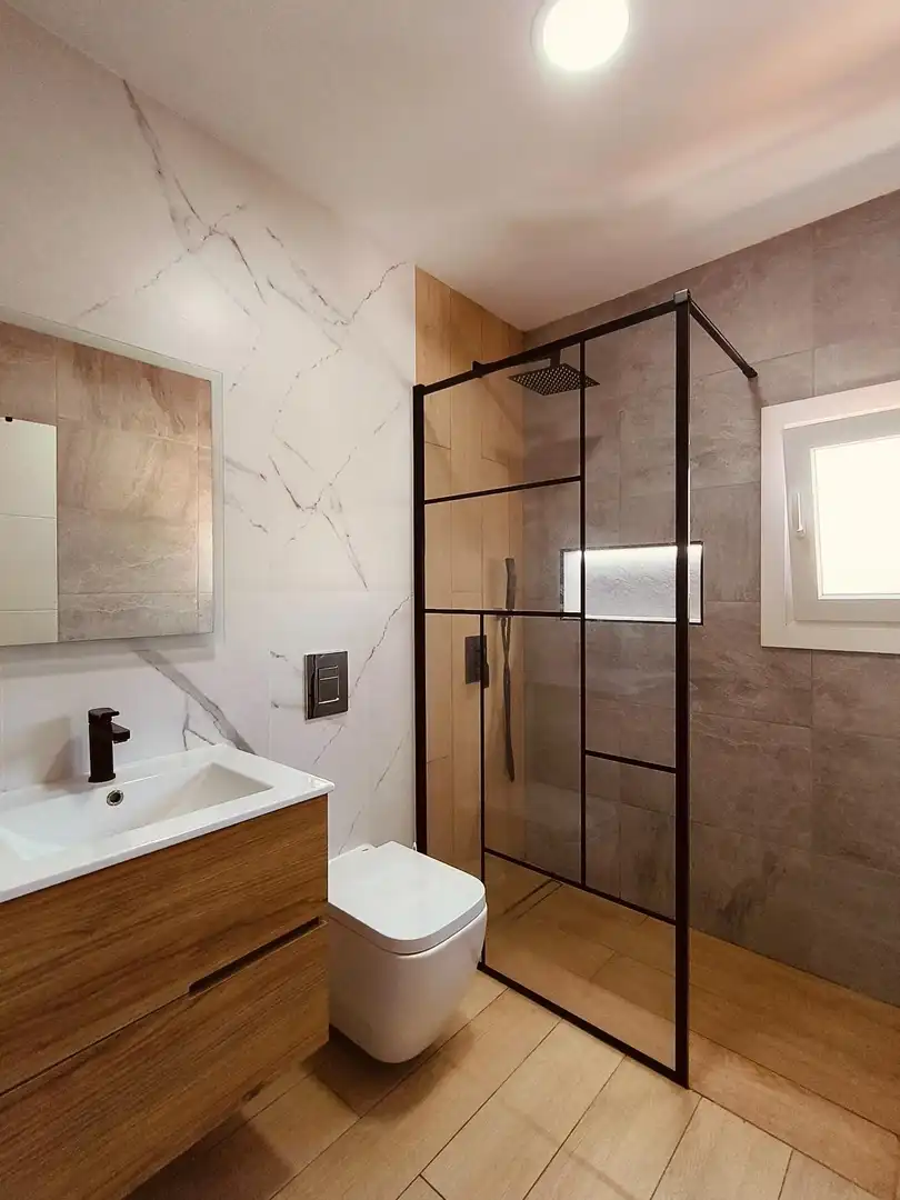 Baño de Piso de alquiler en Santa Cruz de Tenerife con Aire acondicionado y Amueblado