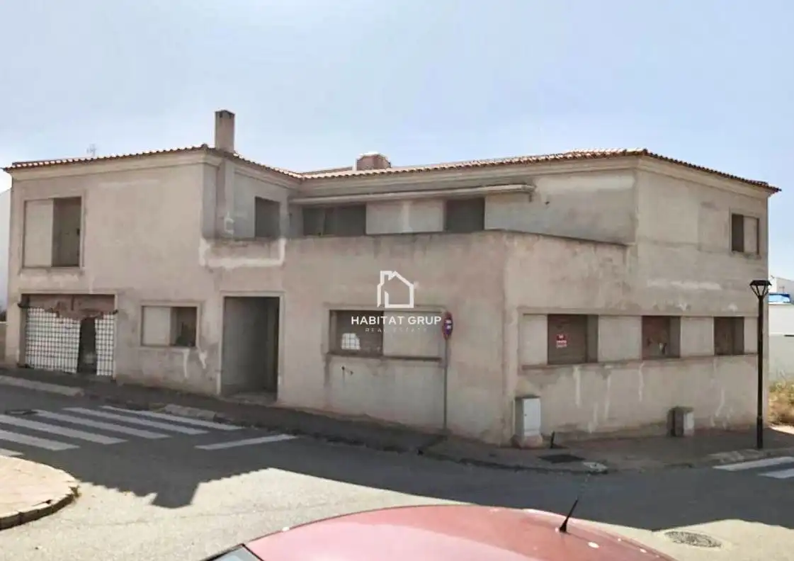 Vista exterior de Casa o xalet en venda en Es Migjorn Gran amb Calefacció, Jardí privat i Terrassa