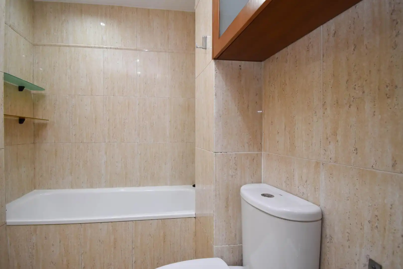 Badezimmer von Wohnung zur Miete in Cambre  mit Heizung