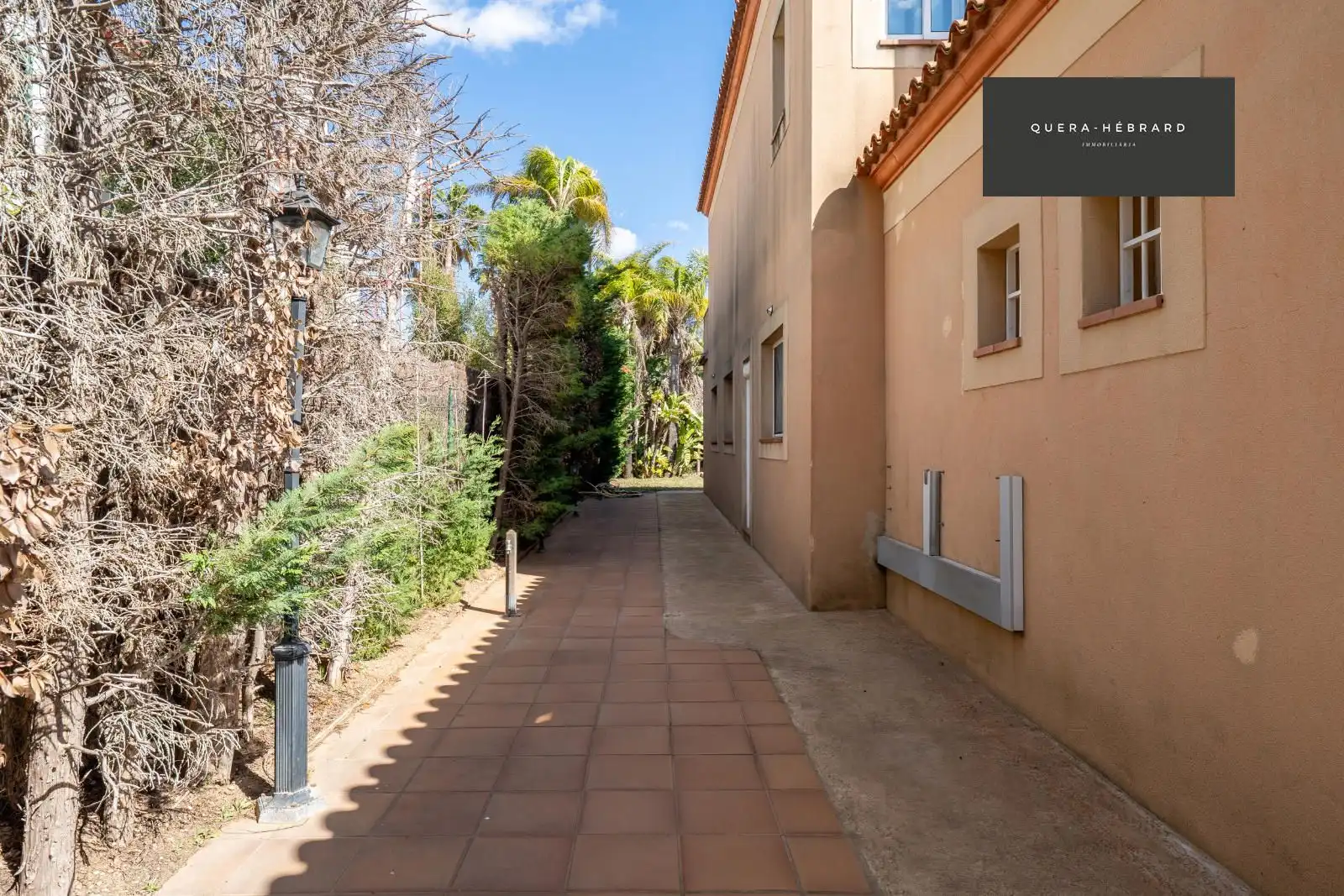Vista exterior de Casa o xalet en venda en Población de Arroyo amb Calefacció, Jardí privat i Parquet