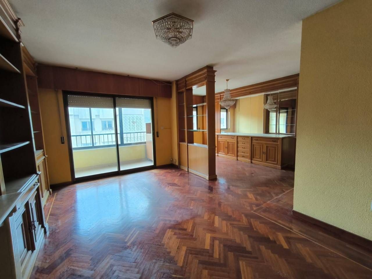 Sala d'estar de Pis en venda en  Albacete Capital amb Calefacció, Parquet i Balcó