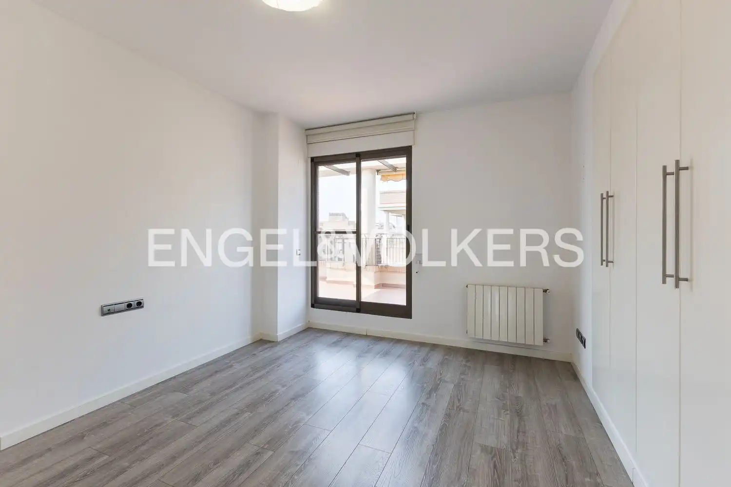 Schlafzimmer von Dachboden zur Miete in Campanar