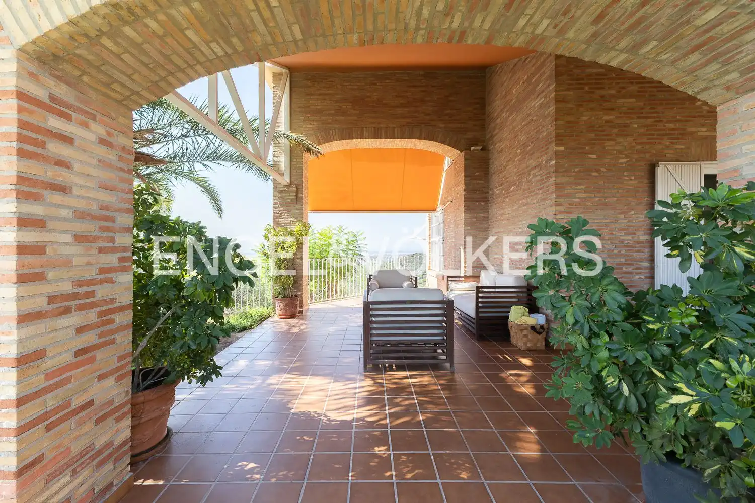 Terrassa de Casa o xalet en venda en Sagunto / Sagunt amb Aire condicionat, Calefacció i Jardí privat