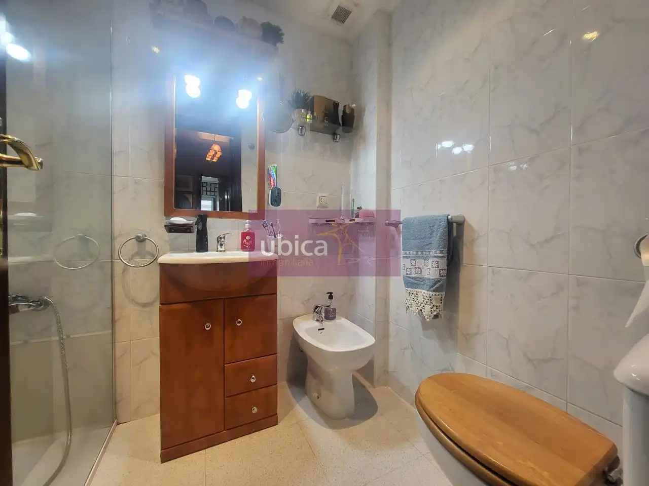 Baño de Piso en venta en Vigo  con Calefacción, Parquet y Trastero