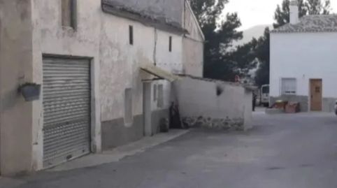 Cortijo para reformar - zona protegida