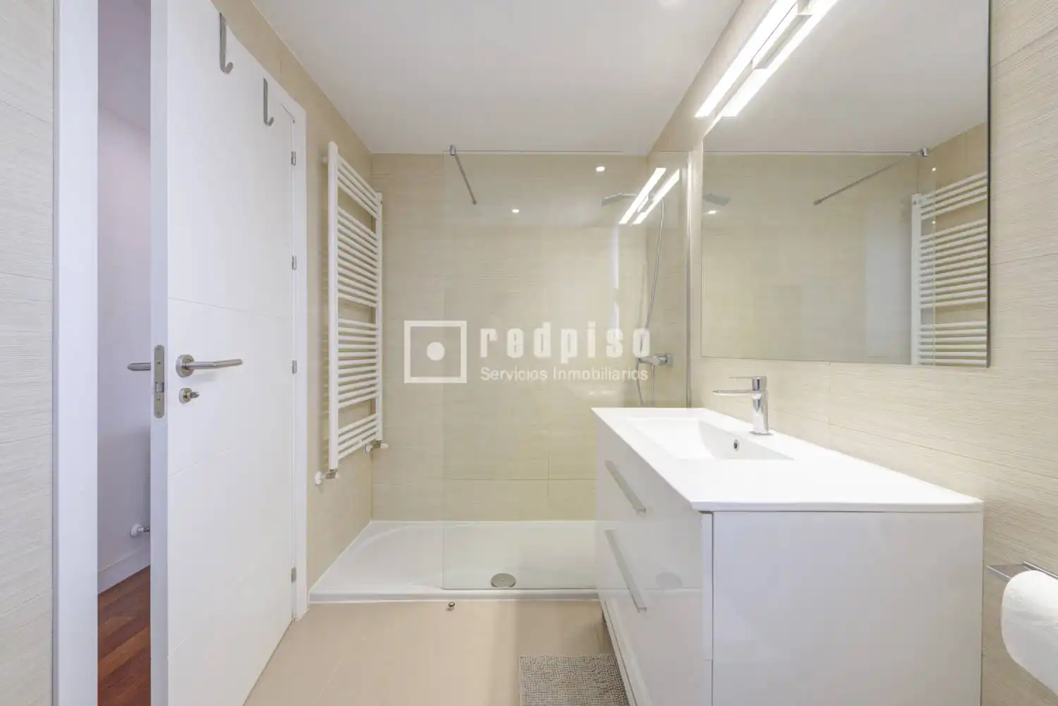 Bathroom of Flat for sale in Boadilla del Monte  with Air Conditioner, Heating and Private garden