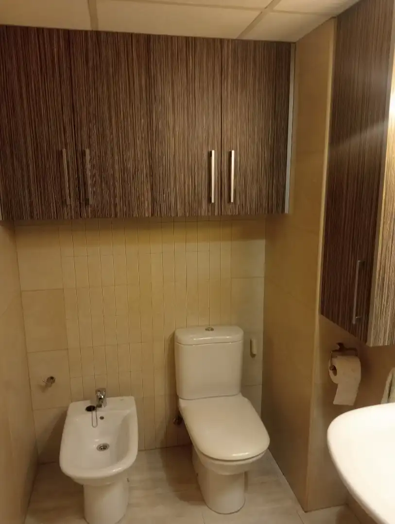Baño de Apartamento de alquiler en San Pedro del Pinatar con Aire acondicionado, Terraza y Trastero
