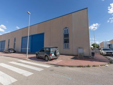 Nau industrial en venda a Calle trevenque