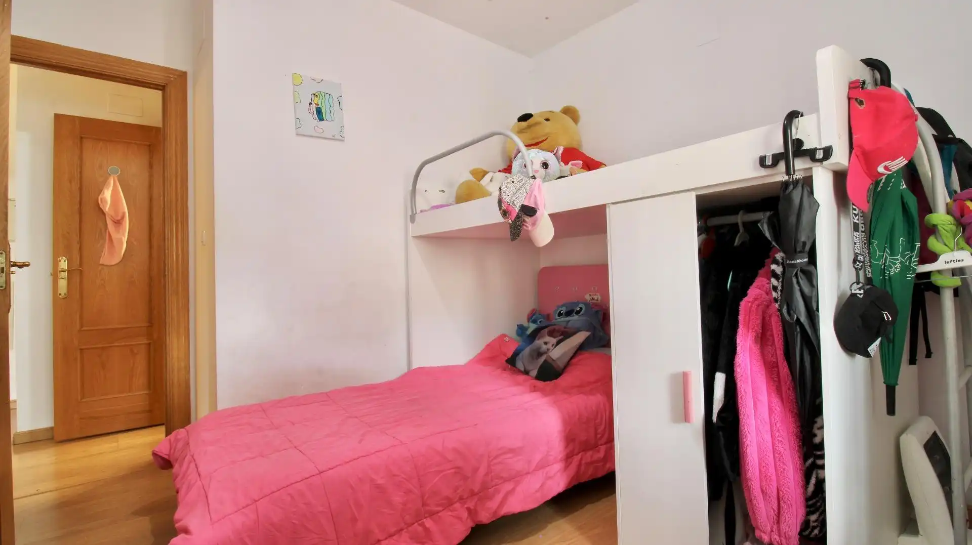 Habitación de Ático en venta en Churriana de la Vega con Aire acondicionado, Calefacción y Terraza