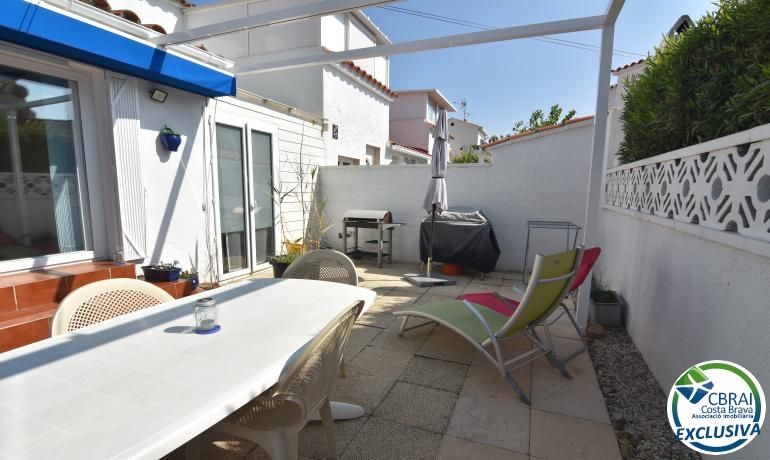 Terraza de Casa adosada en venta en Roses con Calefacción, Amueblado y Piscina comunitaria