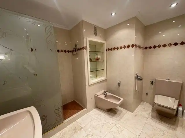 Badezimmer von Wohnung zur Miete in Alcoy / Alcoi mit Klimaanlage, Heizung und Terrasse