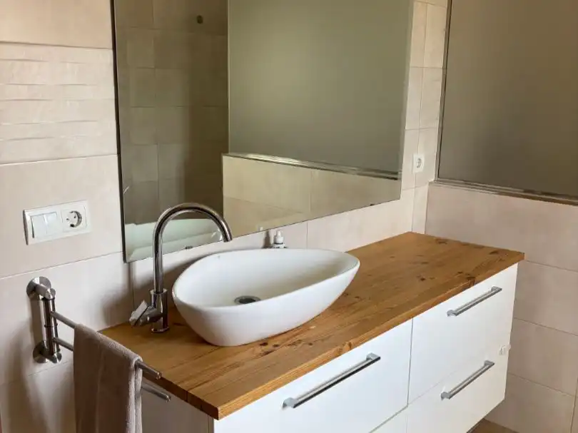 Bany de Casa o xalet en venda en Carmona amb Aire condicionat, Jardí privat i Terrassa
