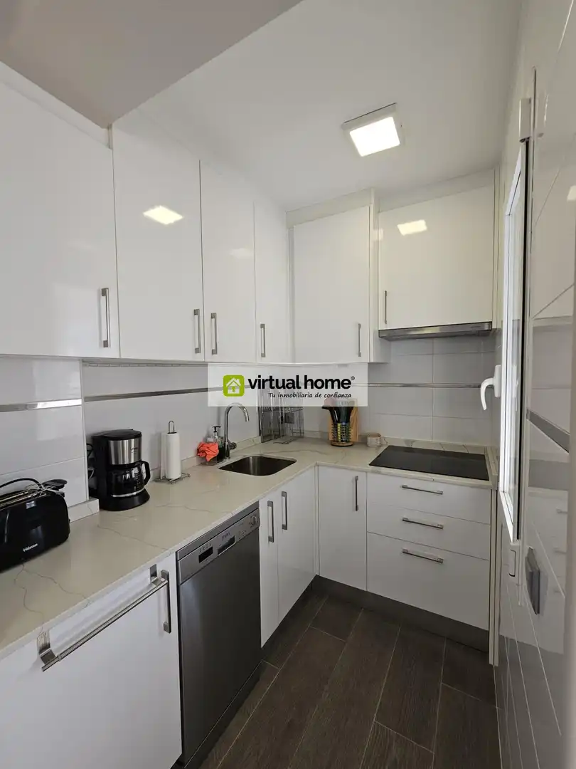 Küche von Wohnung zum Verkauf in Benidorm mit Klimaanlage, Terrasse und Möbliert