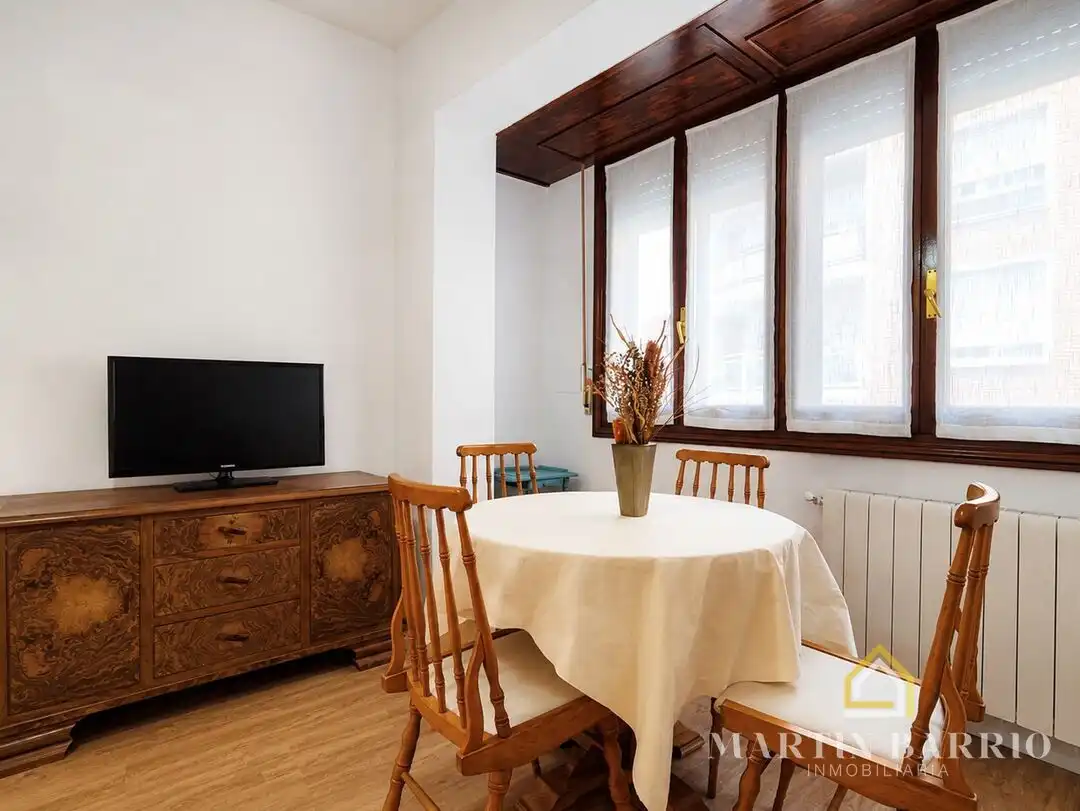 Flat with terrace for sale in Miguel de Cervantes Kalea, imagen 5