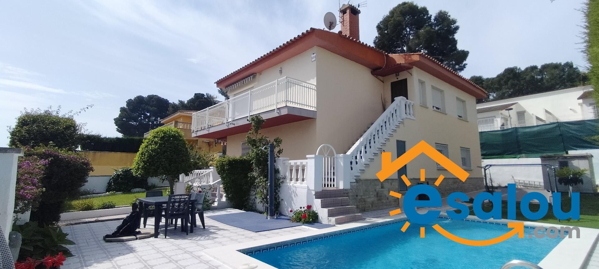 Vista exterior de Casa o xalet en venda en Salou amb Aire condicionat, Jardí privat i Terrassa