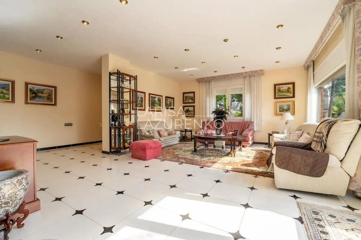 Sala d'estar de Casa o xalet en venda en Tarragona amb Aire condicionat, Calefacció i Jardí privat
