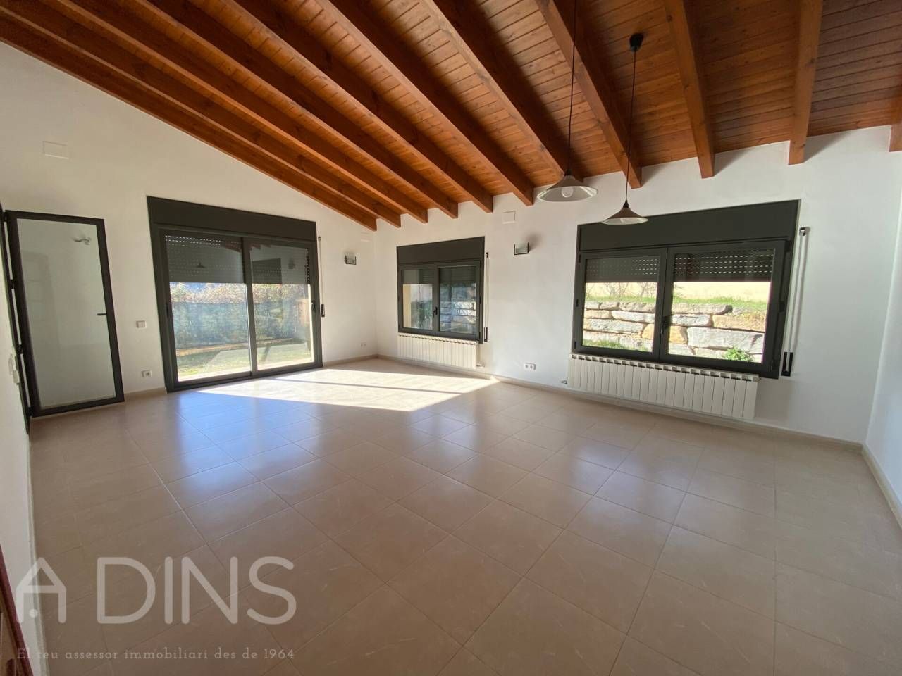 Sala de estar de Casa o chalet en venta en Sant Quirze Safaja con Calefacción, Jardín privado y Terraza
