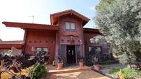 Vista exterior de Casa o xalet en venda en Banyeres del Penedès amb Aire condicionat, Calefacció i Jardí privat