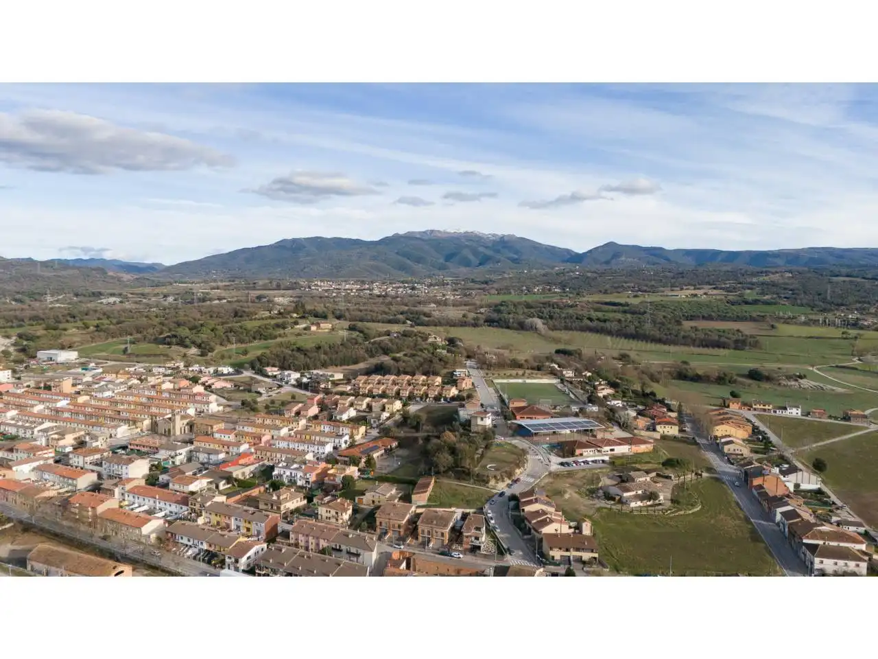 Vista exterior de Nau industrial en venda en Balenyà