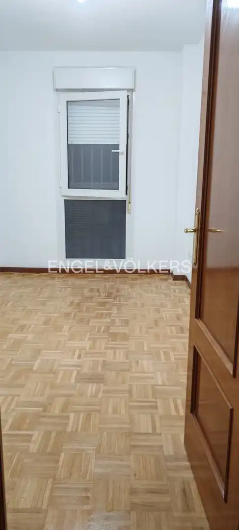 Flat for rent in Madrid  with Heating, Private garden and Parquet flooring