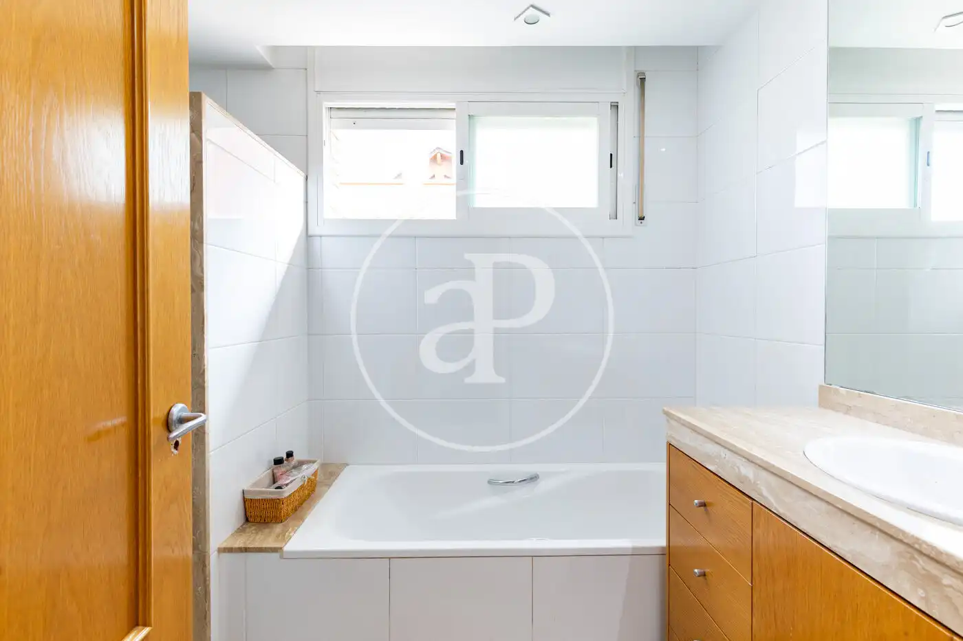 Bathroom of Houses for sale in Sant Cugat del Vallès  with Air Conditioner, Heating and Private garden