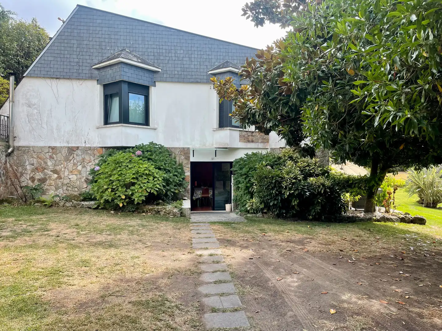 Vista exterior de Casa o chalet de alquiler en Cangas  con Jardín privado, Parquet y Terraza
