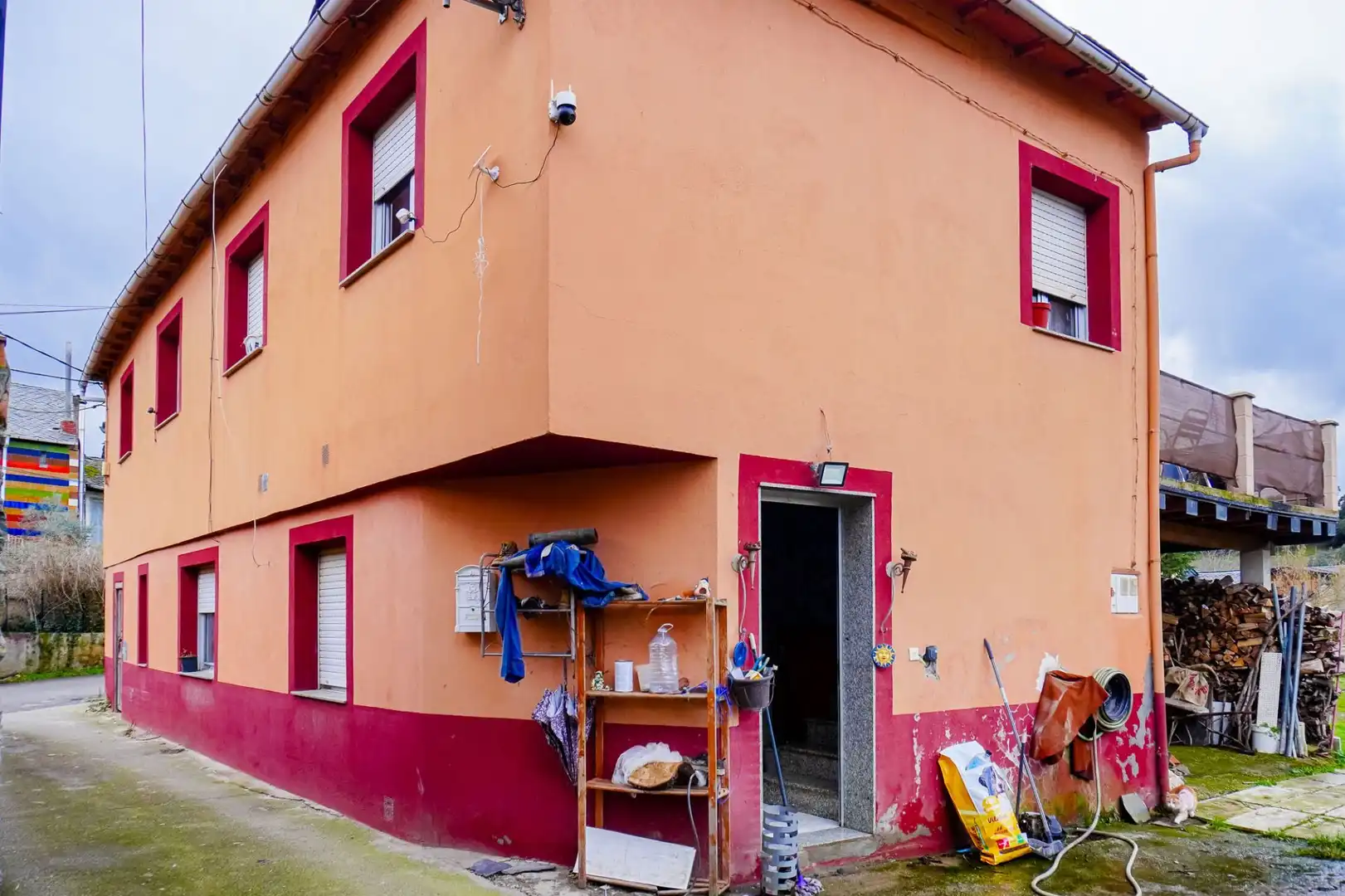 Vista exterior de Casa o xalet en venda en Ponferrada amb Calefacció, Jardí privat i Traster