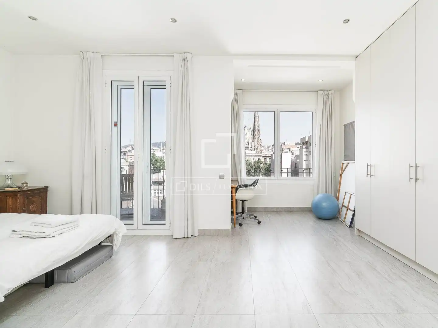 Habitación de Ático en venta en Barcelona con Aire acondicionado, Calefacción y Terraza